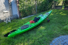 A kis ház udvarán (kajakkaland.hu)