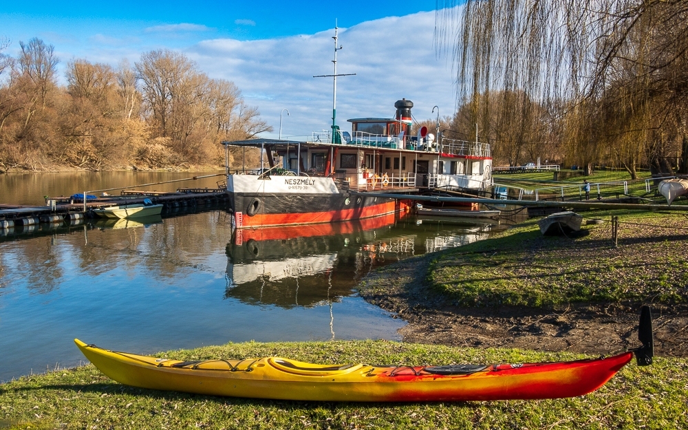 Januári lapátolás Neszmélyen - www.kajakkaland.hu