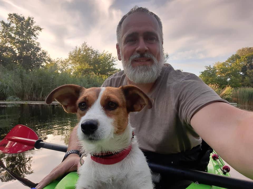 Mázli is szereti - Seabird Expedition Afjord Pro kajak (kajakkaland.hu)